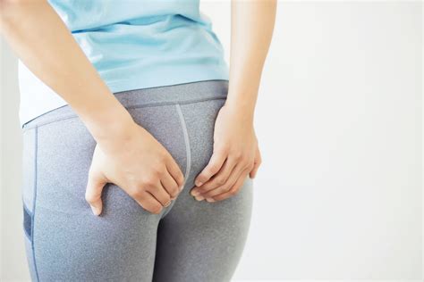 gluteal crack